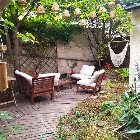 Un Jardin Et Du Calme A 2 Pas Du Centre Apartment *